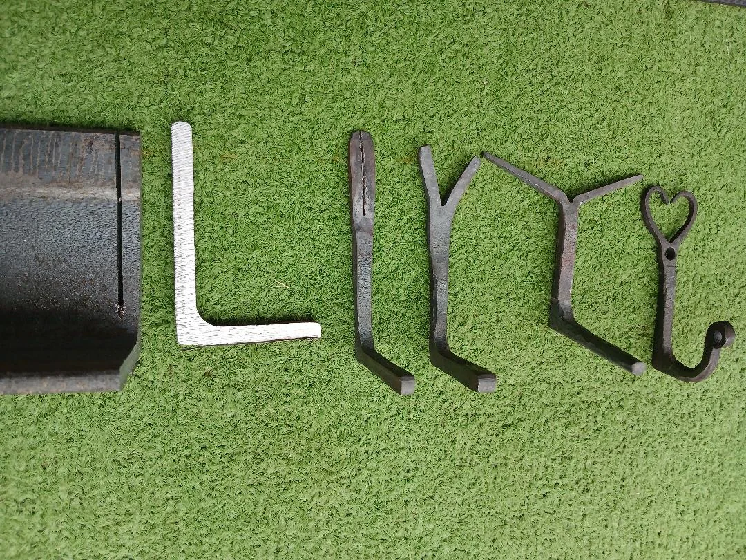 angle iron heart hook.webp