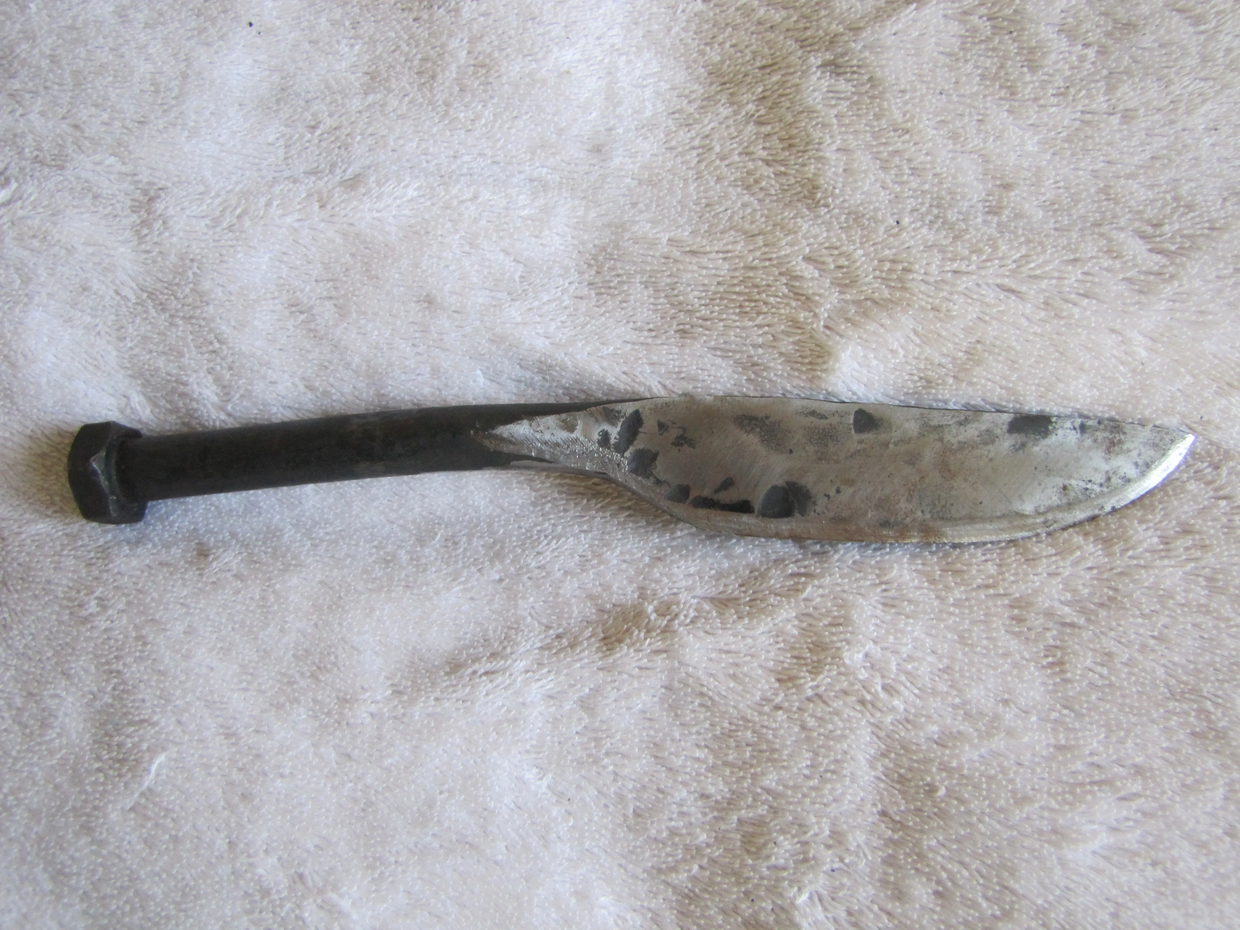 bolt knife.webp